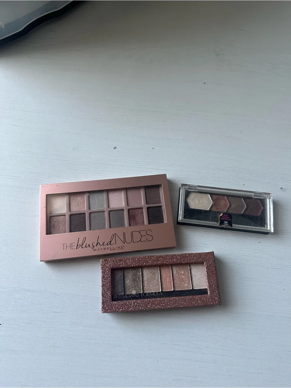 LIGHTLY SWATCHED - SET OF 3 EYESHADOWS